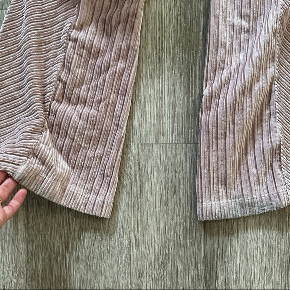 Free People Slim Pull-On Velvet Flare Pants Size Small Blush Pink - Picture 6 of 10